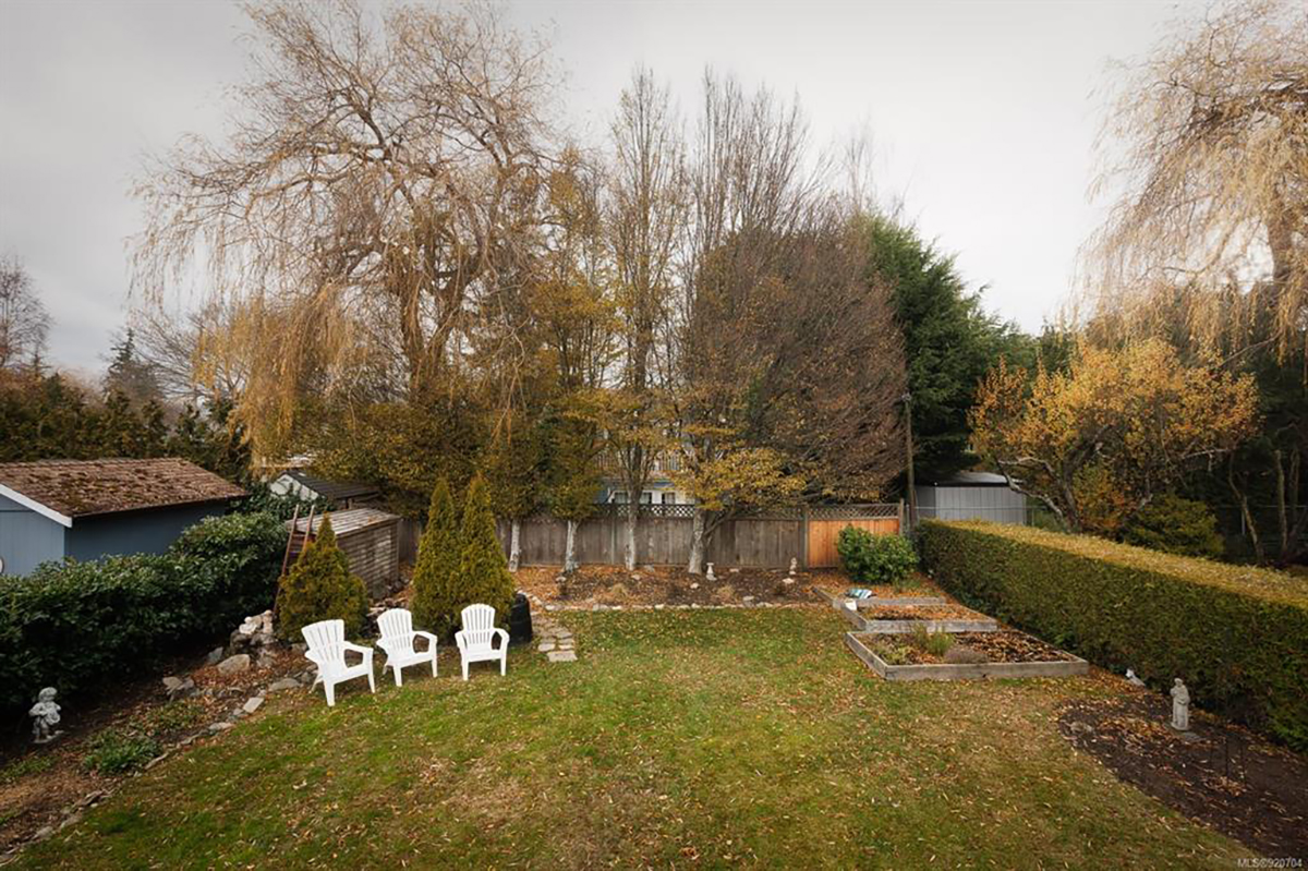 1912 Allenby Street, Saanich 2