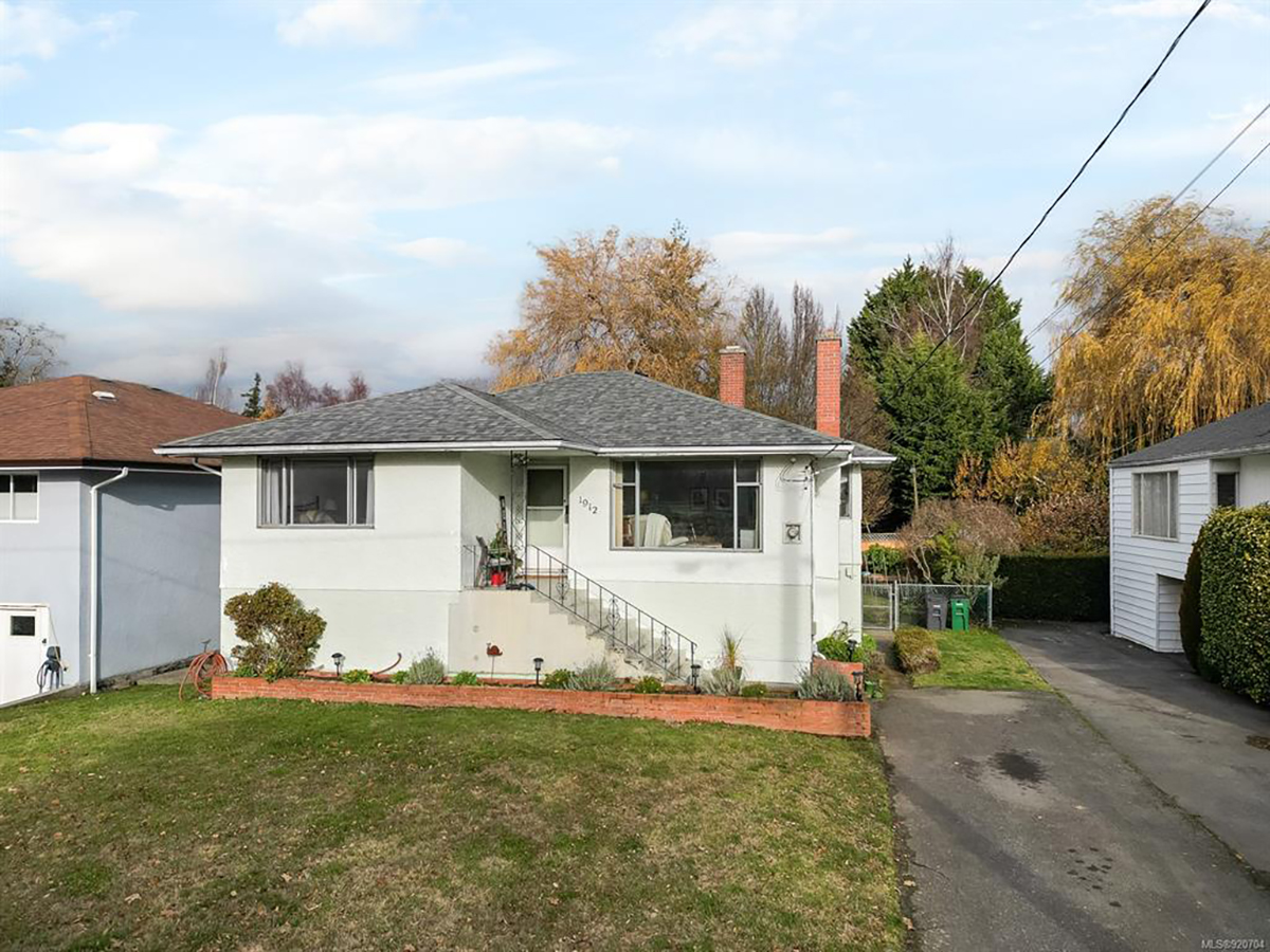 1912 Allenby Street, Saanich 22