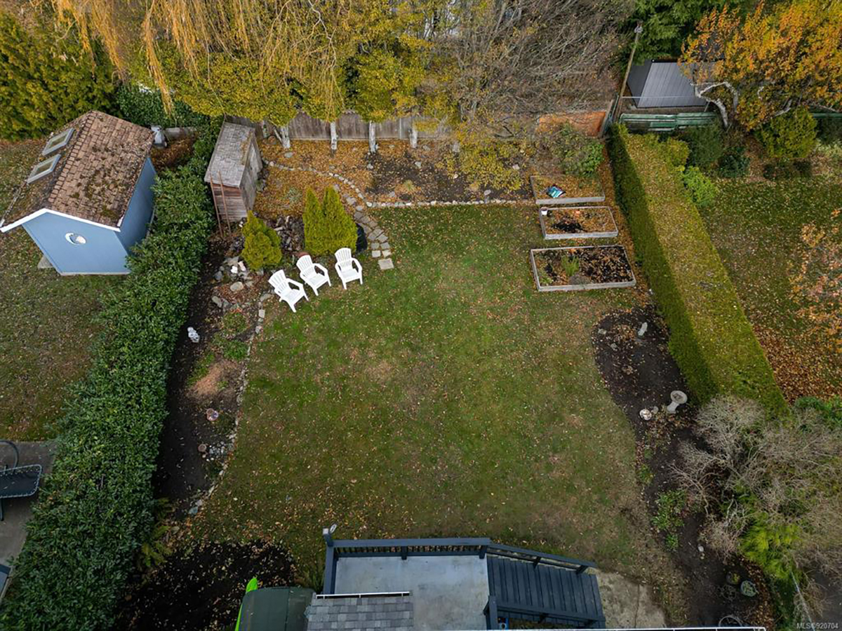 1912 Allenby Street, Saanich 3