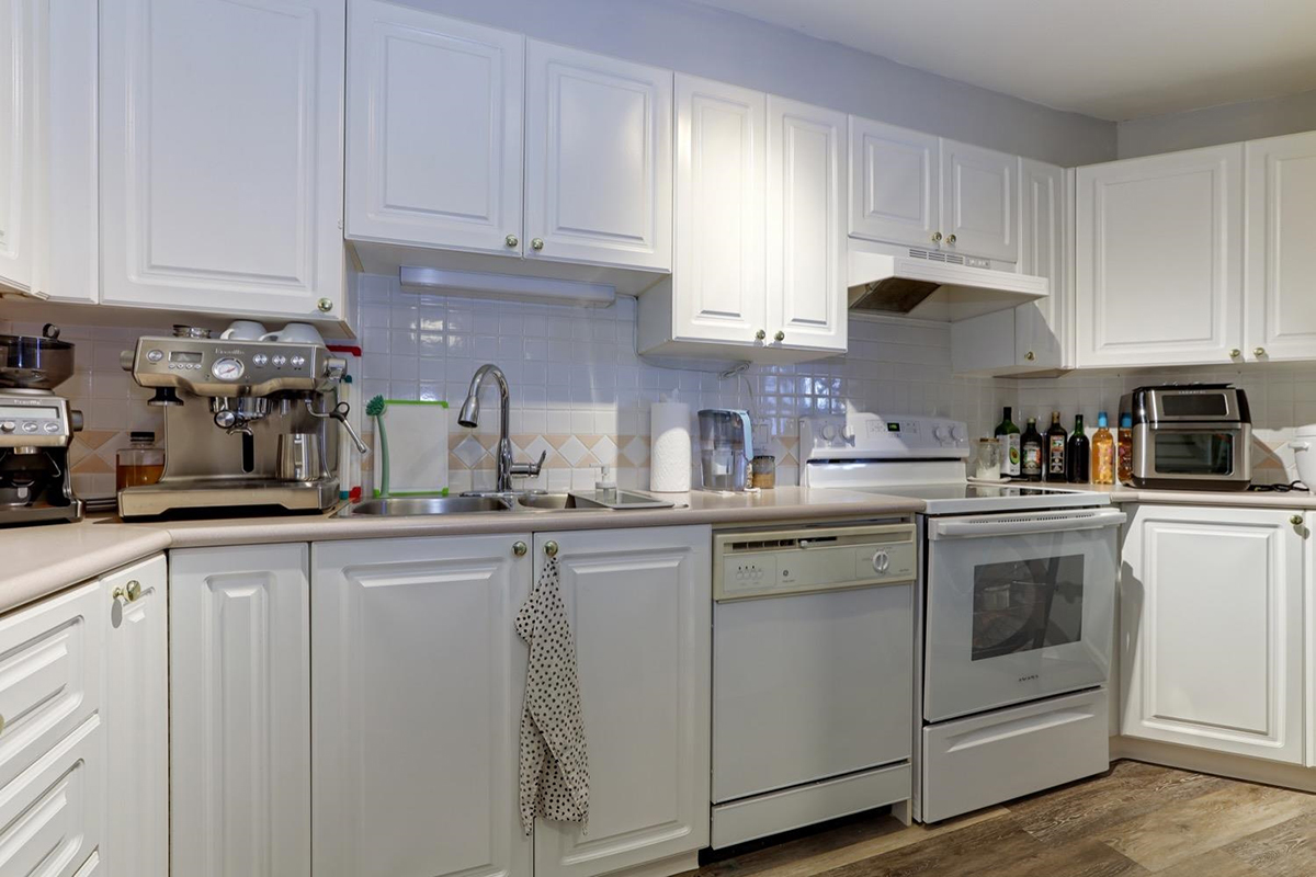 205 15268 105 Avenue, Surrey 10