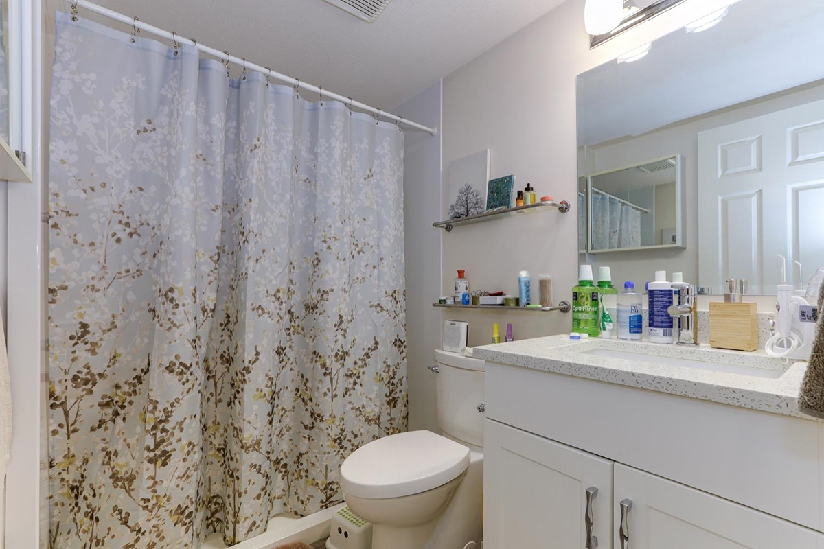 205 15268 105 Avenue, Surrey 15