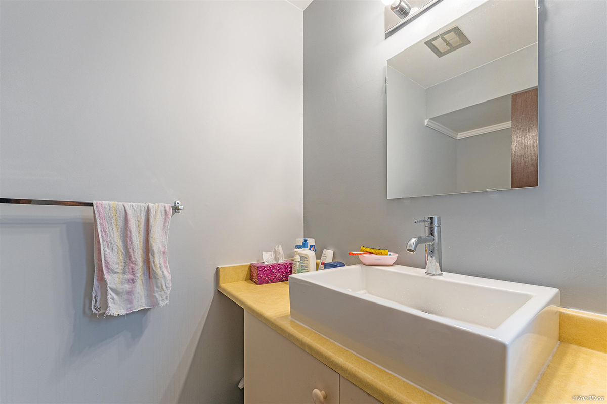 101 3180 E 58th Avenue, Vancouver 18