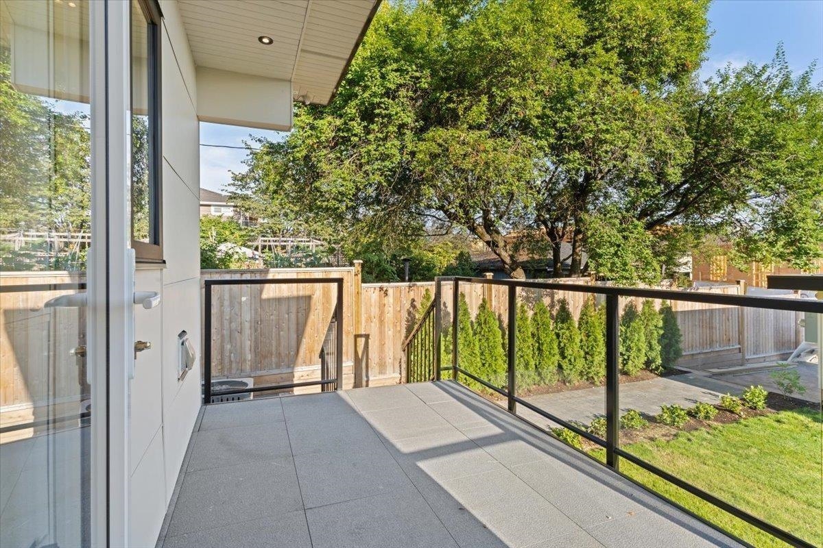 340 Ridgeway Avenue, North Vancouver 14