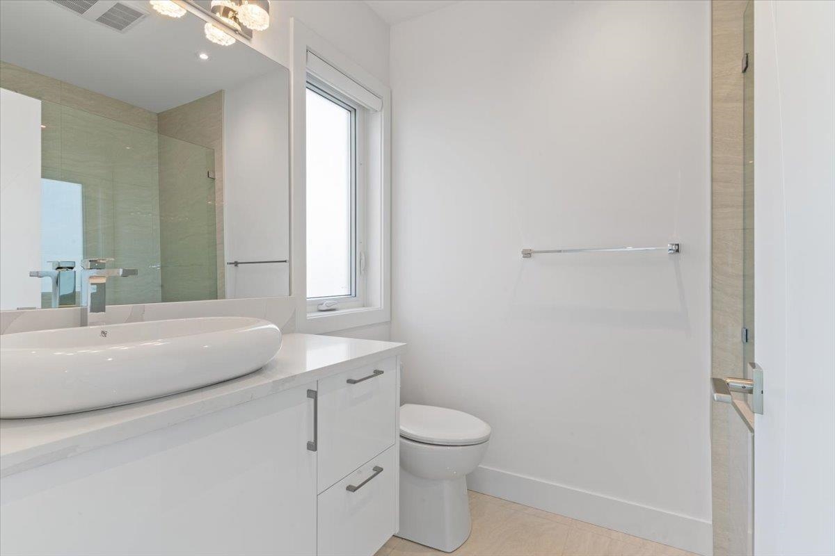 340 Ridgeway Avenue, North Vancouver 9