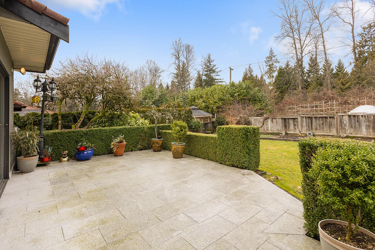7837 Meadowood Drive, Burnaby 34