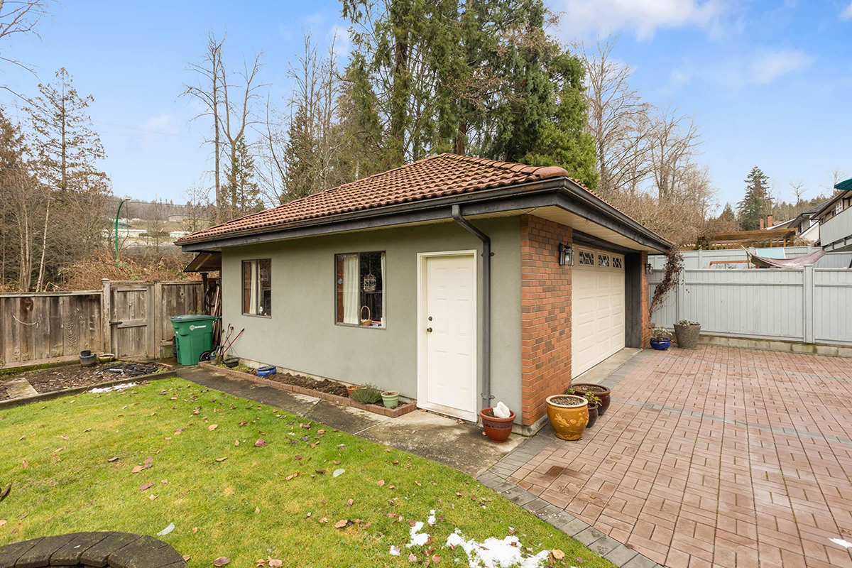 7837 Meadowood Drive, Burnaby 37