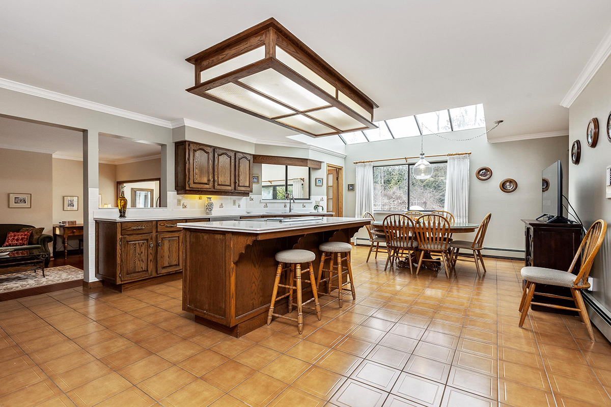 7837 Meadowood Drive, Burnaby 6