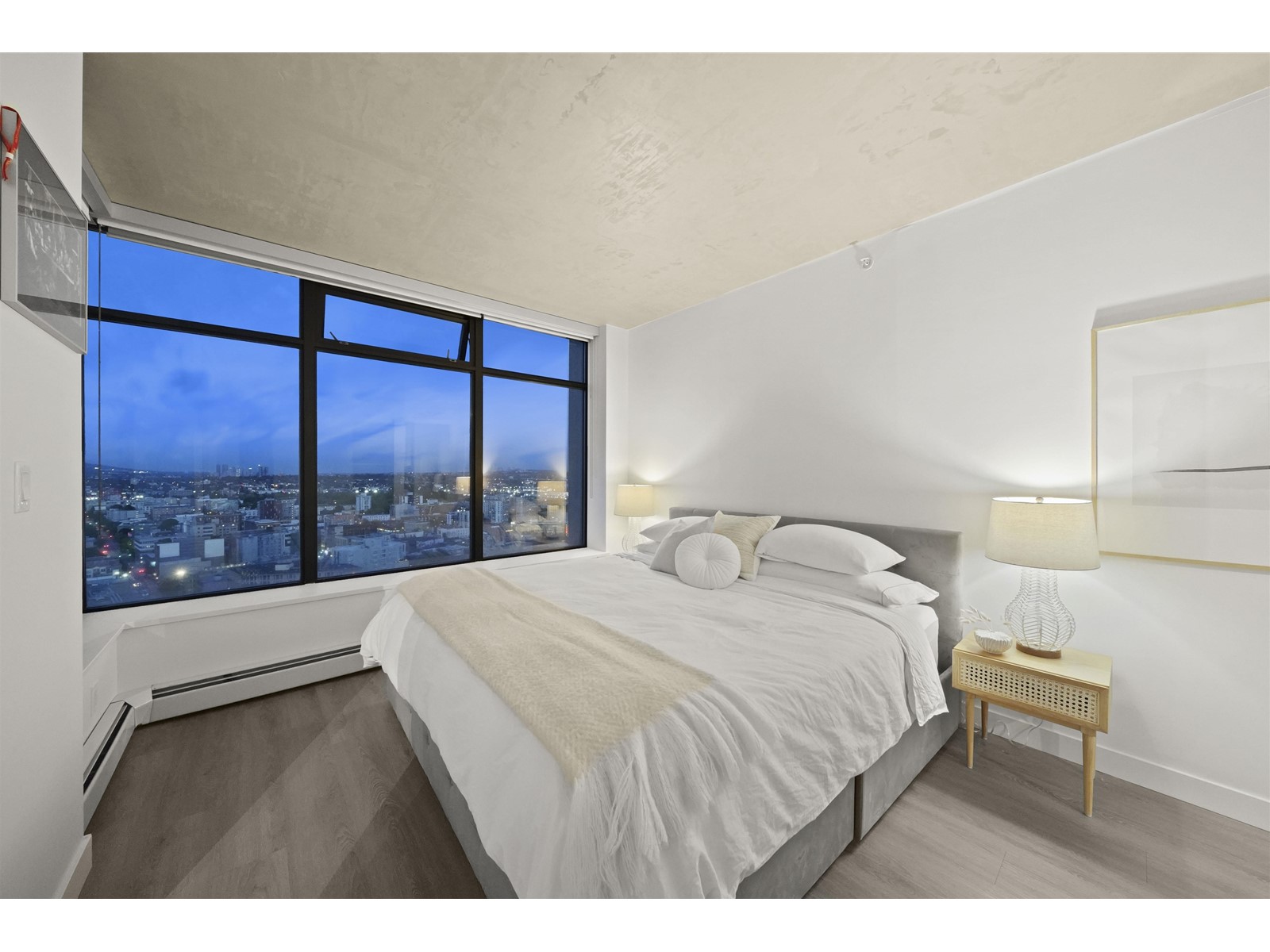 2701 108 W CORDOVA STREET 12
