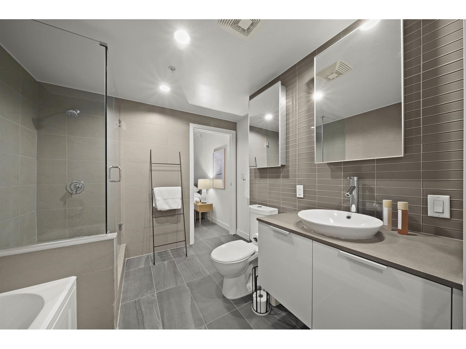 2701 108 W CORDOVA STREET 14