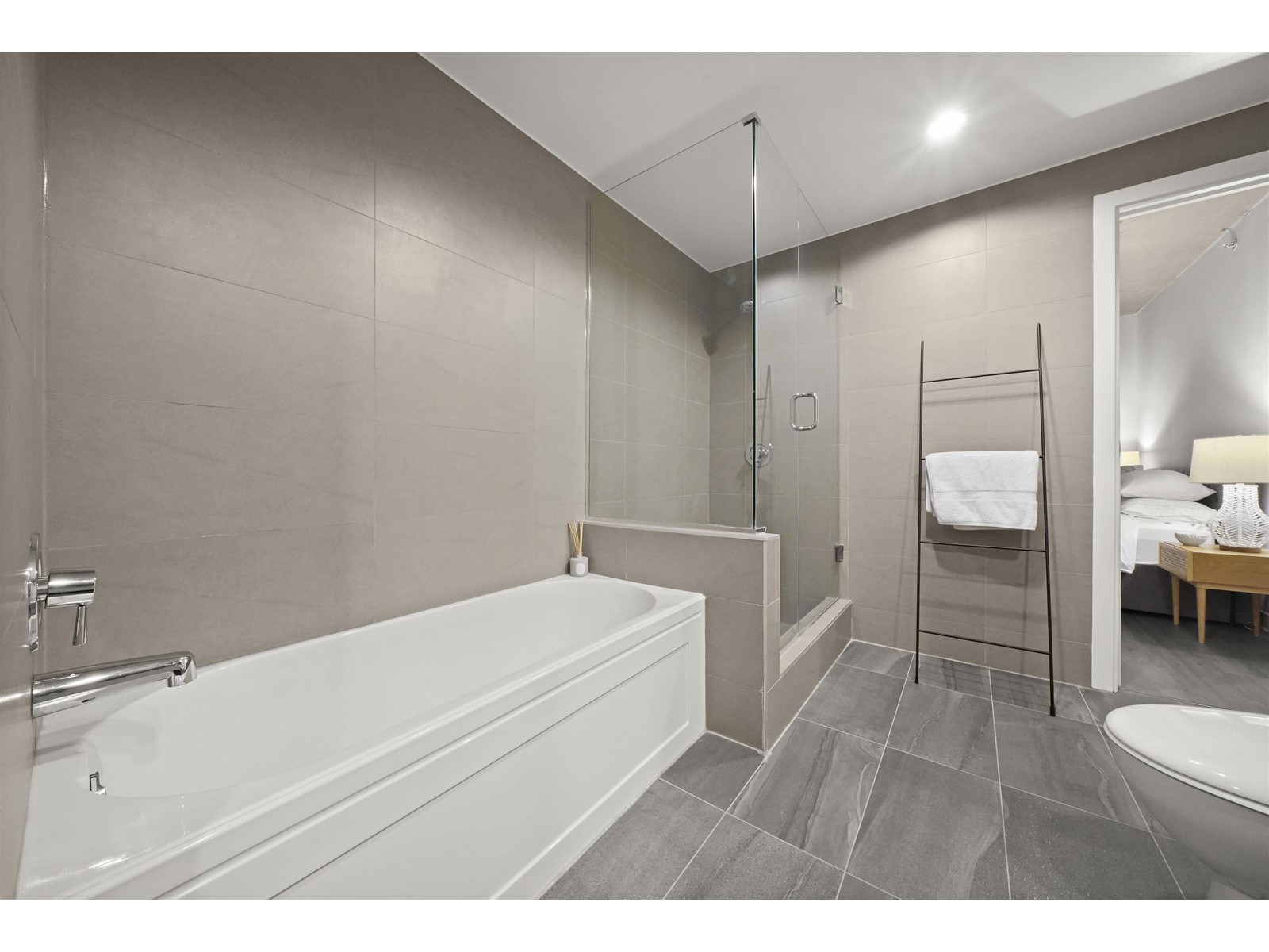 2701 108 W CORDOVA STREET 15