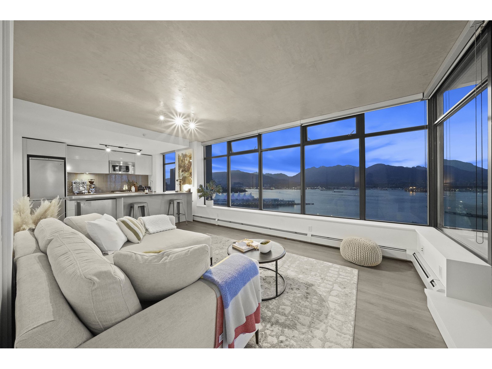 2701 108 W CORDOVA STREET 2