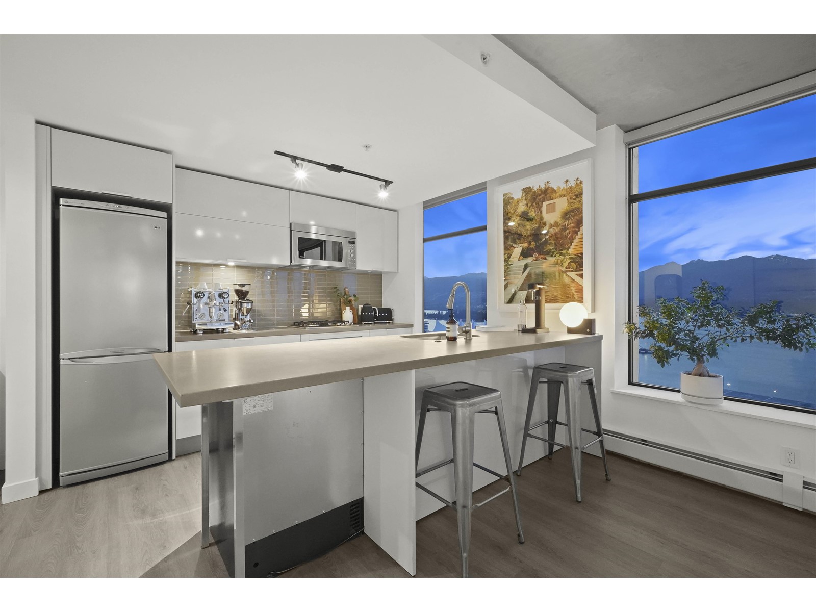 2701 108 W CORDOVA STREET 5