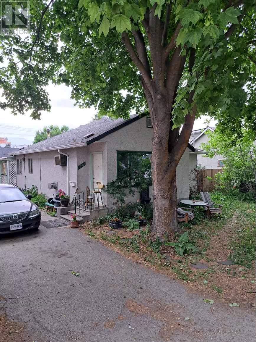 2268 Woodlawn Street 3