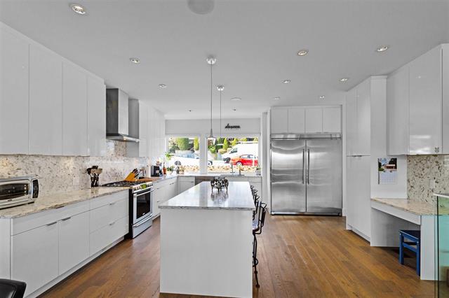 110 N WARWICK AVENUE 11