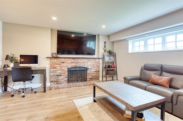 1609 SMITH AVENUE 19