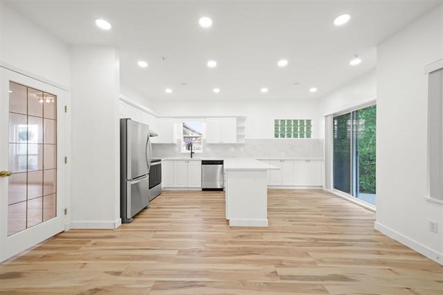 21 9025 216 STREET 11