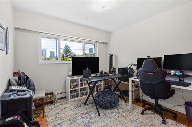 4886 FAIRLAWN DRIVE 12