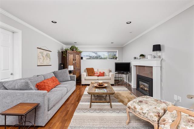 4886 FAIRLAWN DRIVE 13