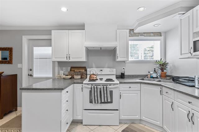 4886 FAIRLAWN DRIVE 19
