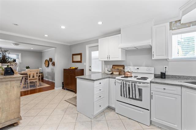 4886 FAIRLAWN DRIVE 20