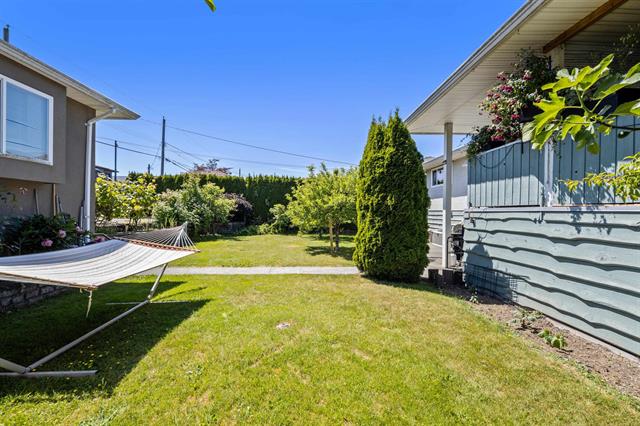 4886 FAIRLAWN DRIVE 26