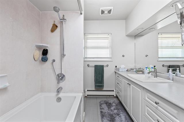 4886 FAIRLAWN DRIVE 9