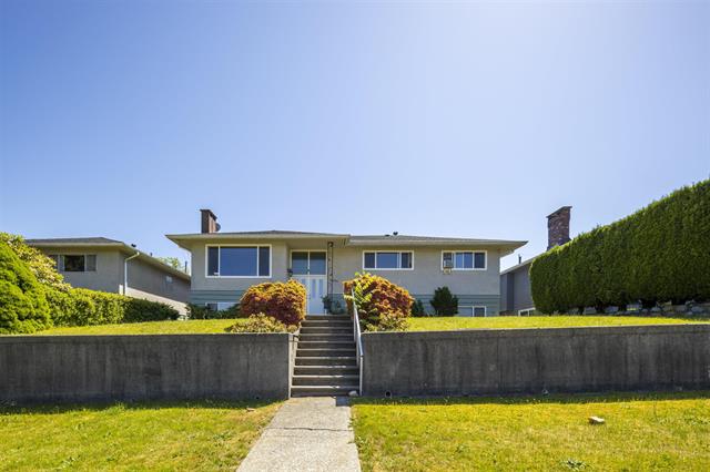 4886 FAIRLAWN DRIVE