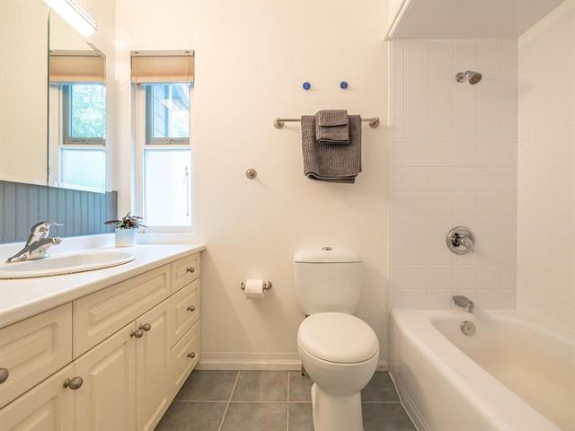 8344 Aspenwood Place, Burnaby 11