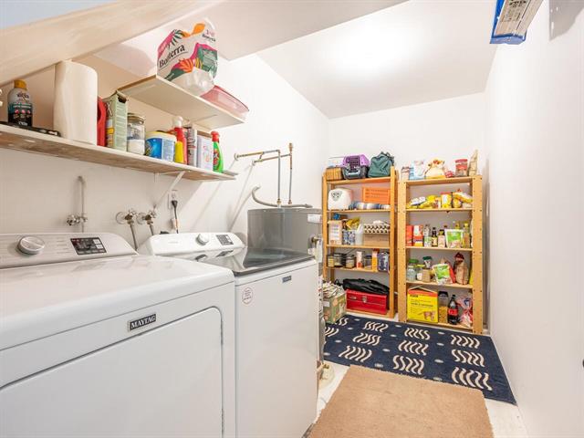 8344 Aspenwood Place, Burnaby 13