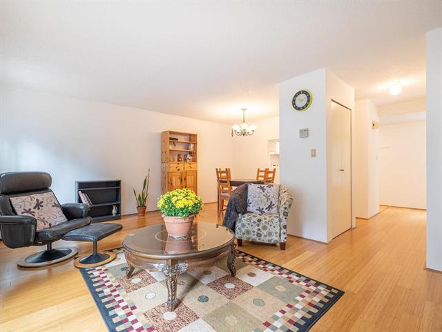 8344 Aspenwood Place, Burnaby 4