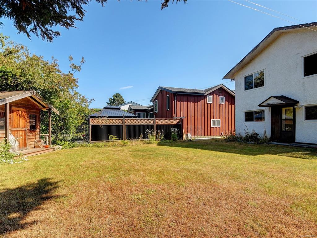 10304 Resthaven Dr, Sidney 18