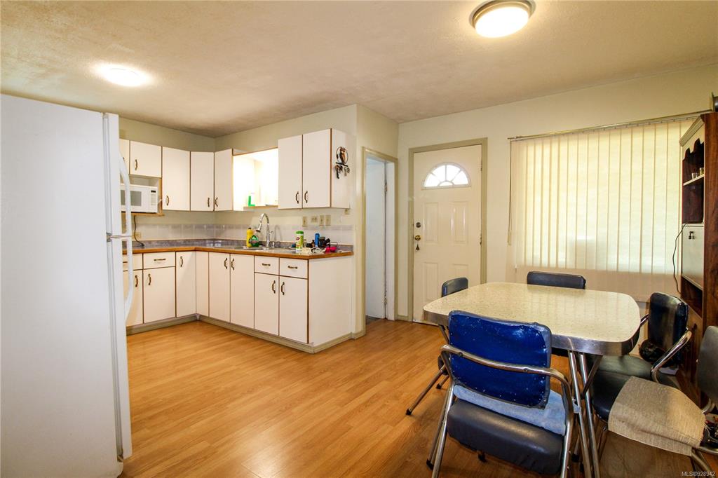 1606 Bank St, Victoria 7