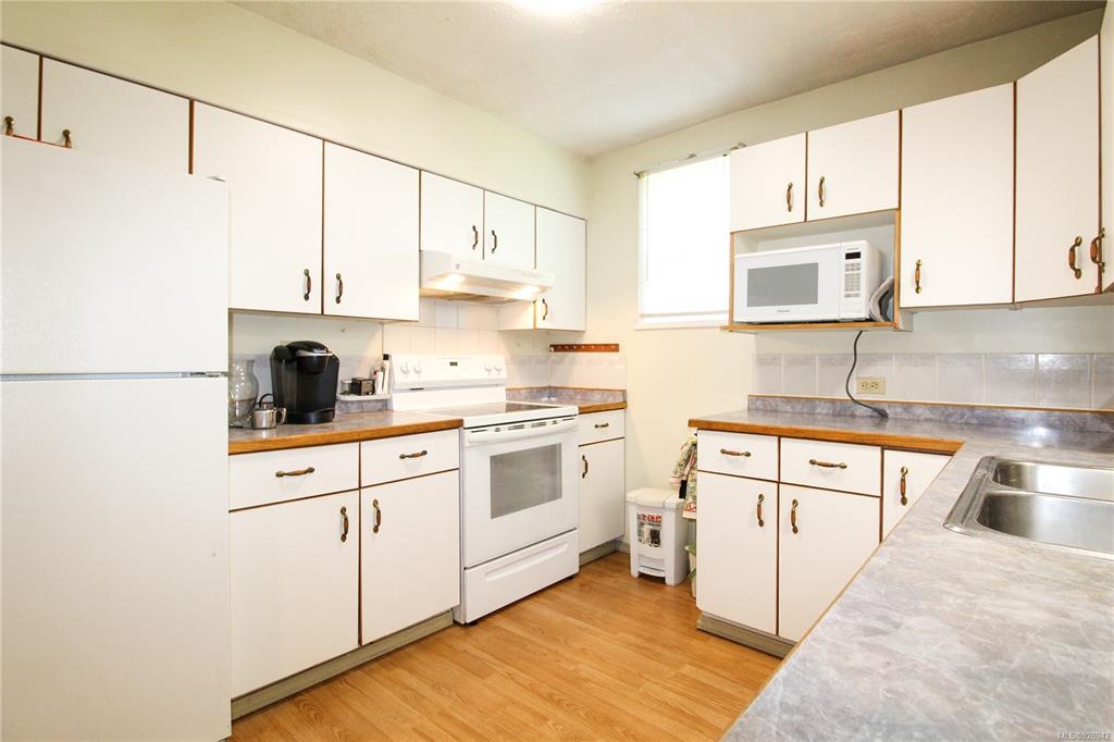 1606 Bank St, Victoria 10