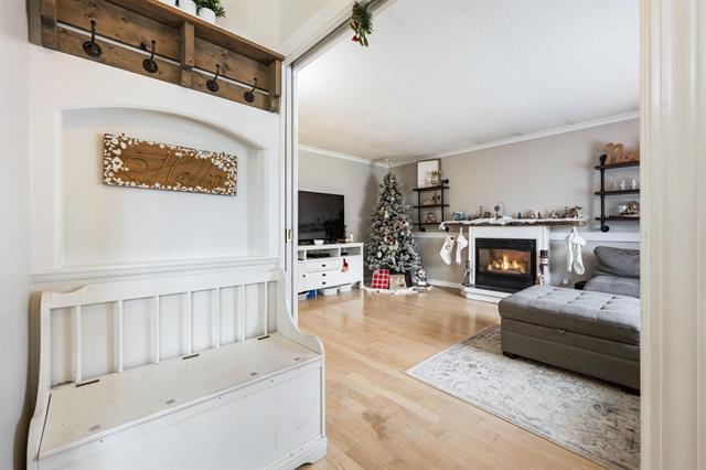 26953 28A Ave, Surrey 22
