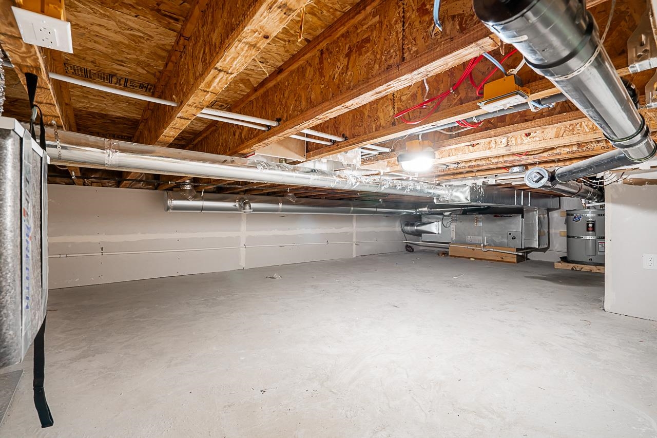 1 1166 ROSSLAND STREET 34