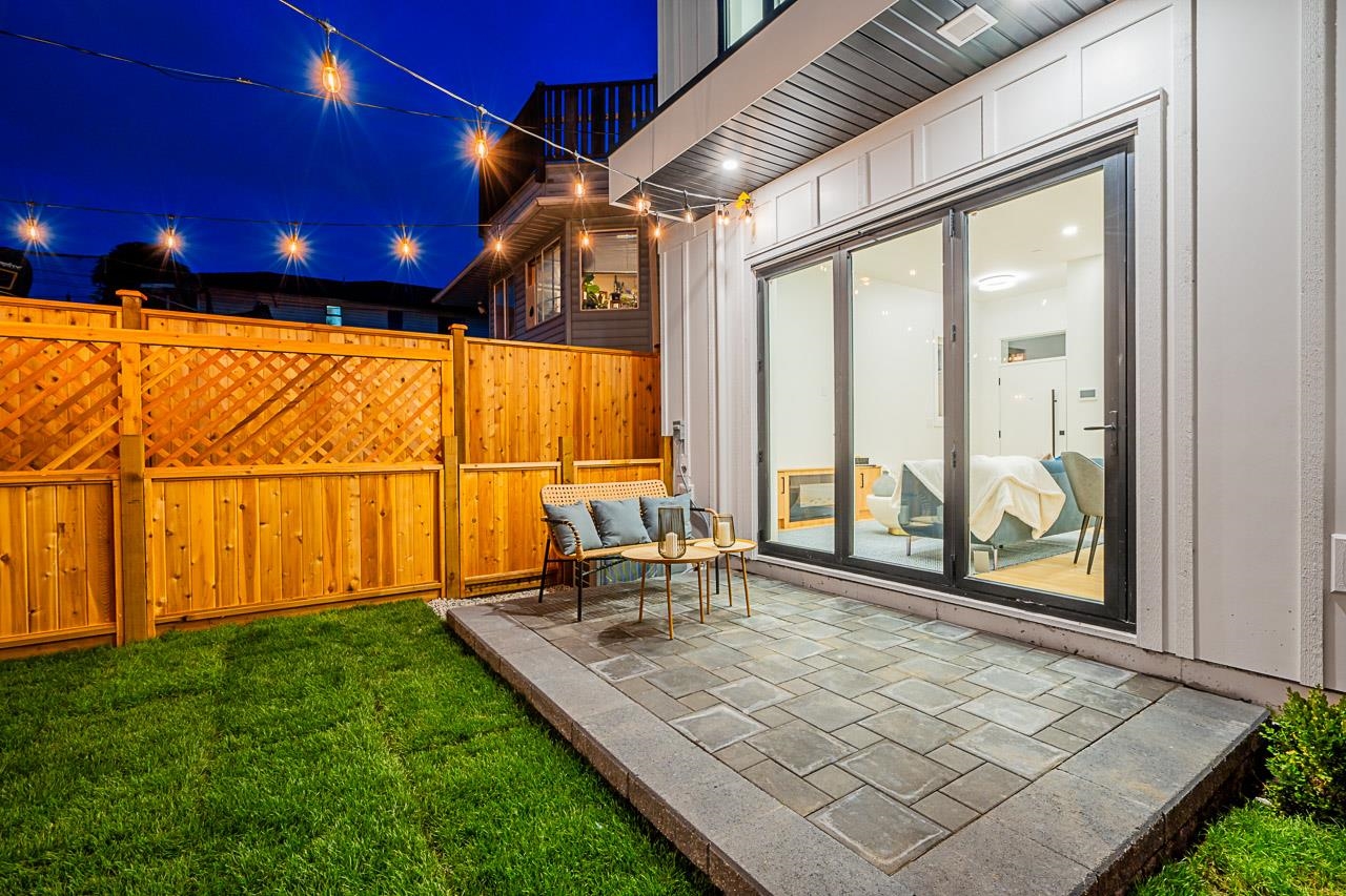 1 1166 ROSSLAND STREET 36