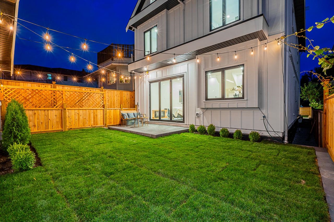 1 1166 ROSSLAND STREET 38