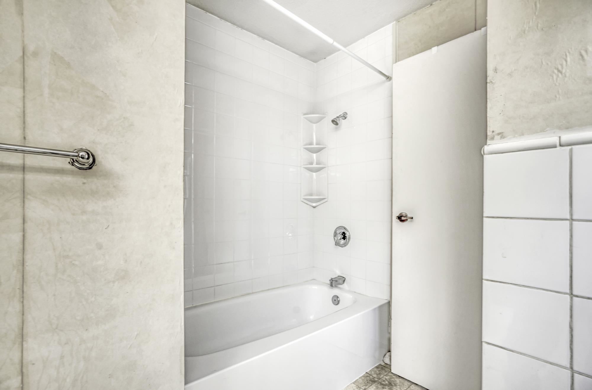 4220 BRIDGEWATER CRESCENT 24