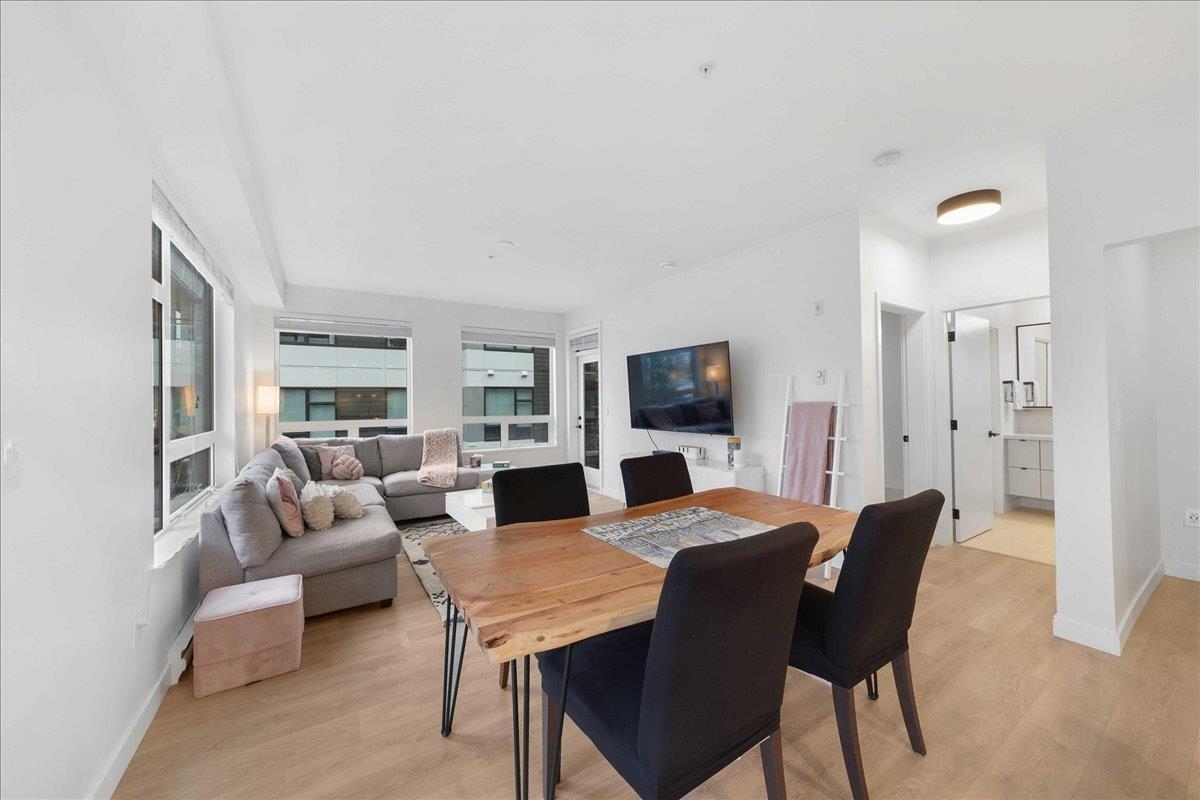 406 3018 ST GEORGE STREET 11