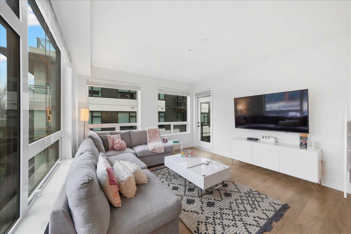 406 3018 ST GEORGE STREET 3