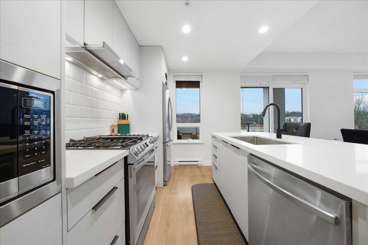 406 3018 ST GEORGE STREET 7