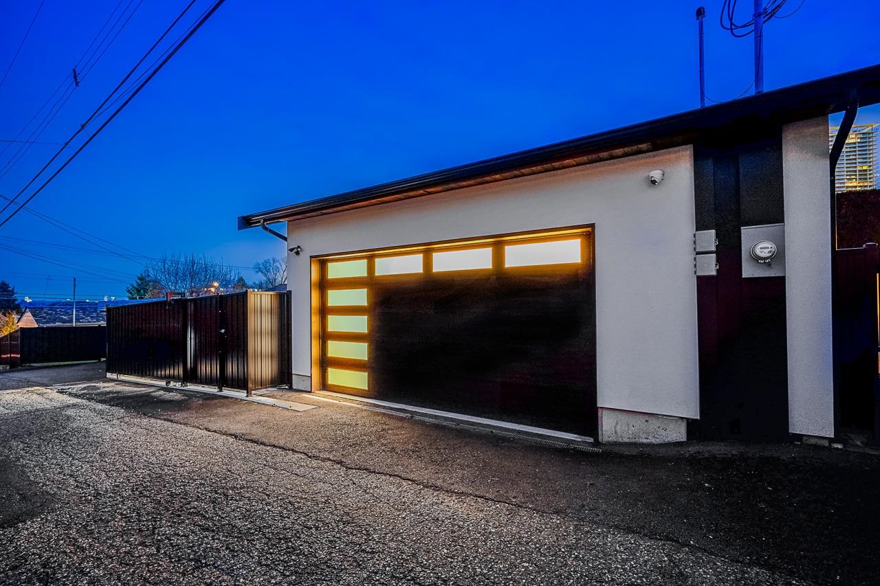 4853 BRENTLAWN DRIVE 9