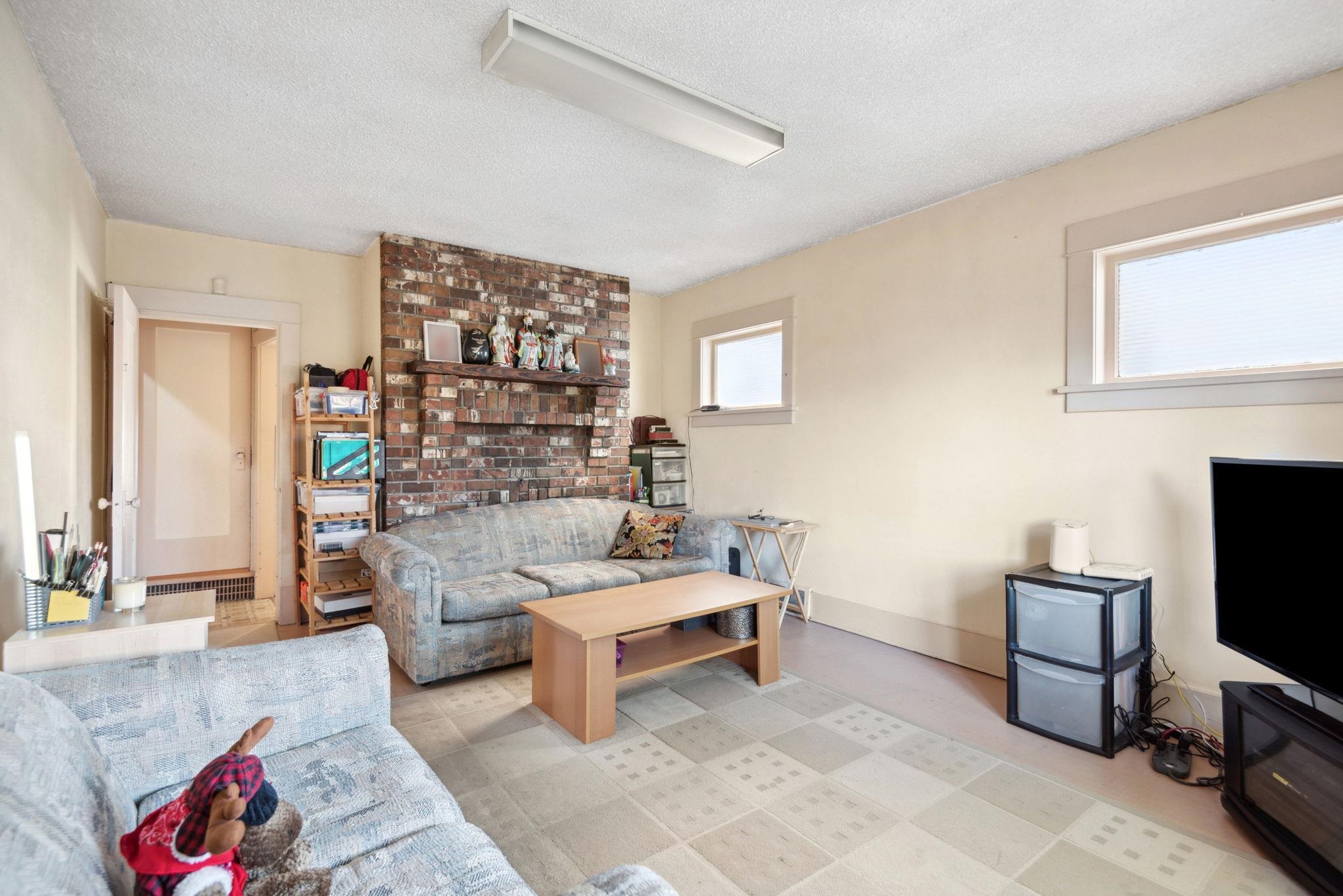 464 E 12TH AVENUE 10