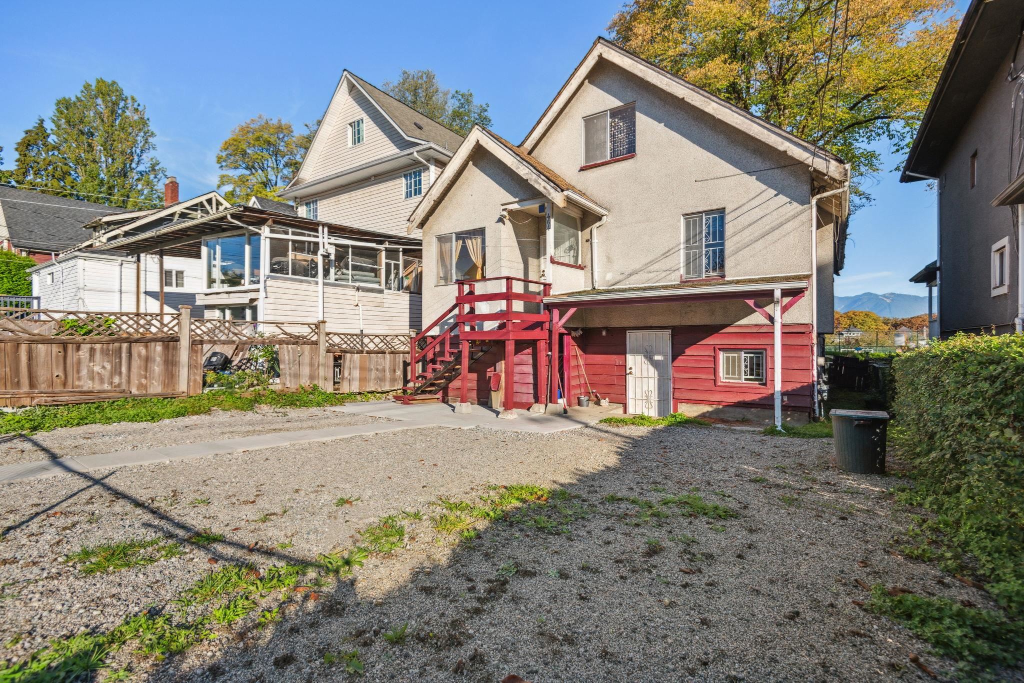 464 E 12TH AVENUE 31