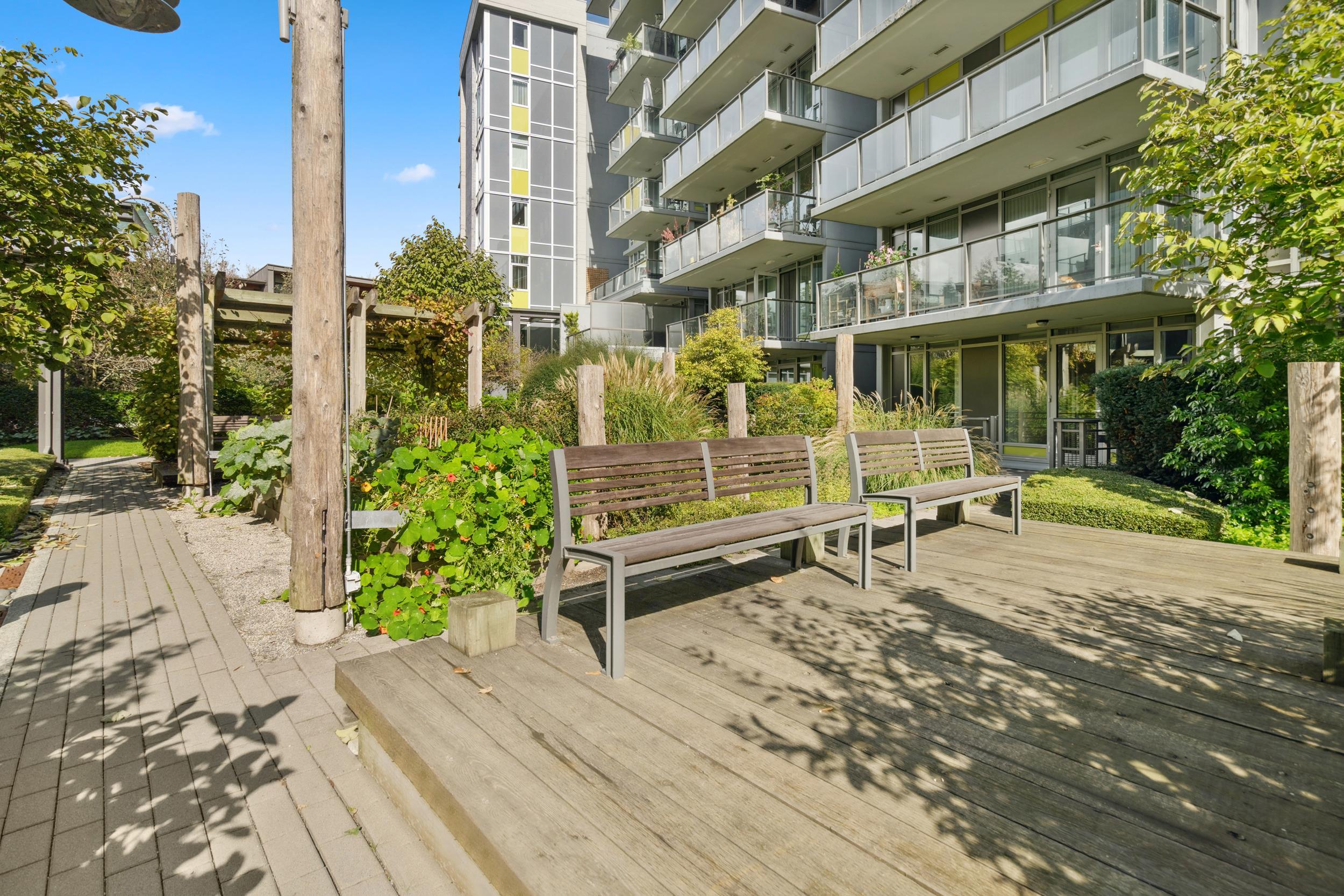 109 3168 RIVERWALK AVENUE 27