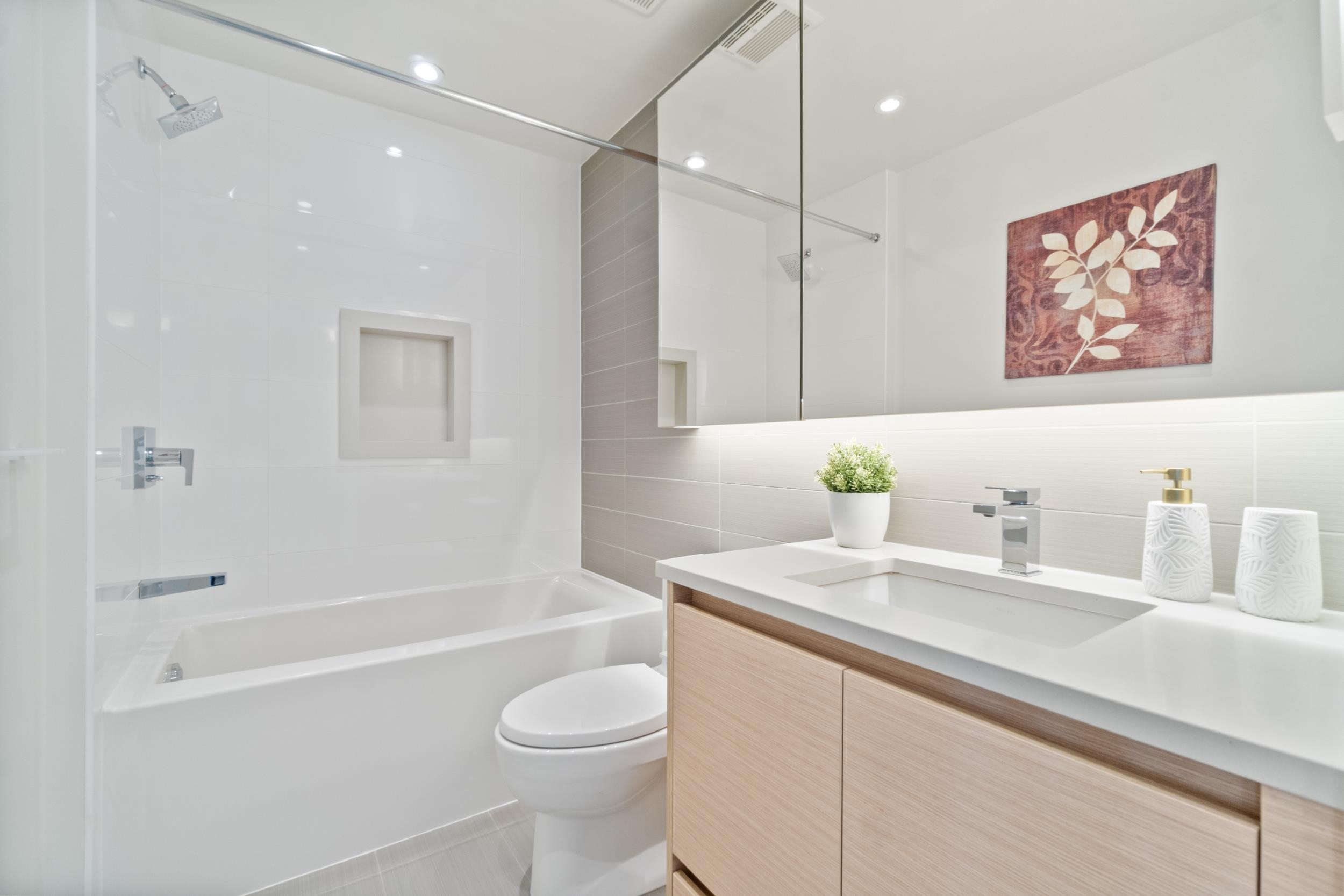 1704 3538 SAWMILL CRESCENT 14