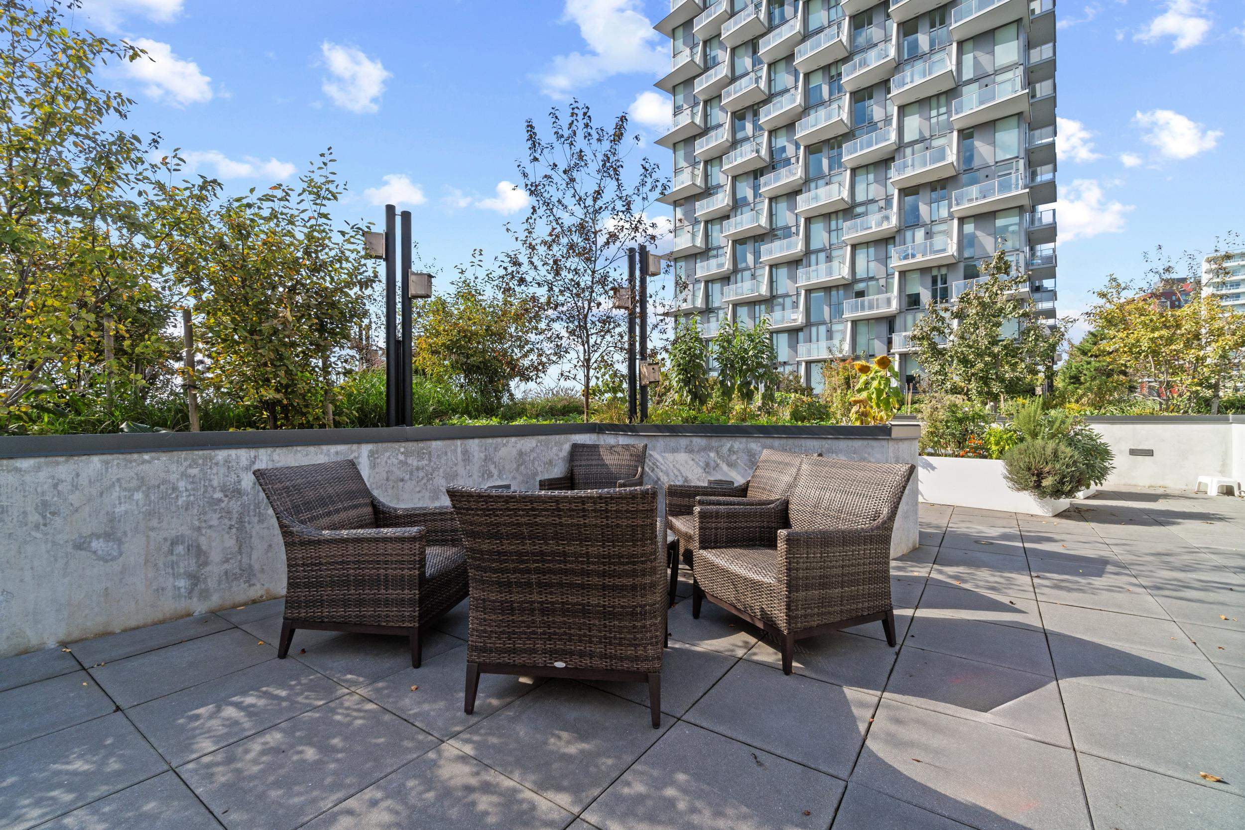 1704 3538 SAWMILL CRESCENT 19