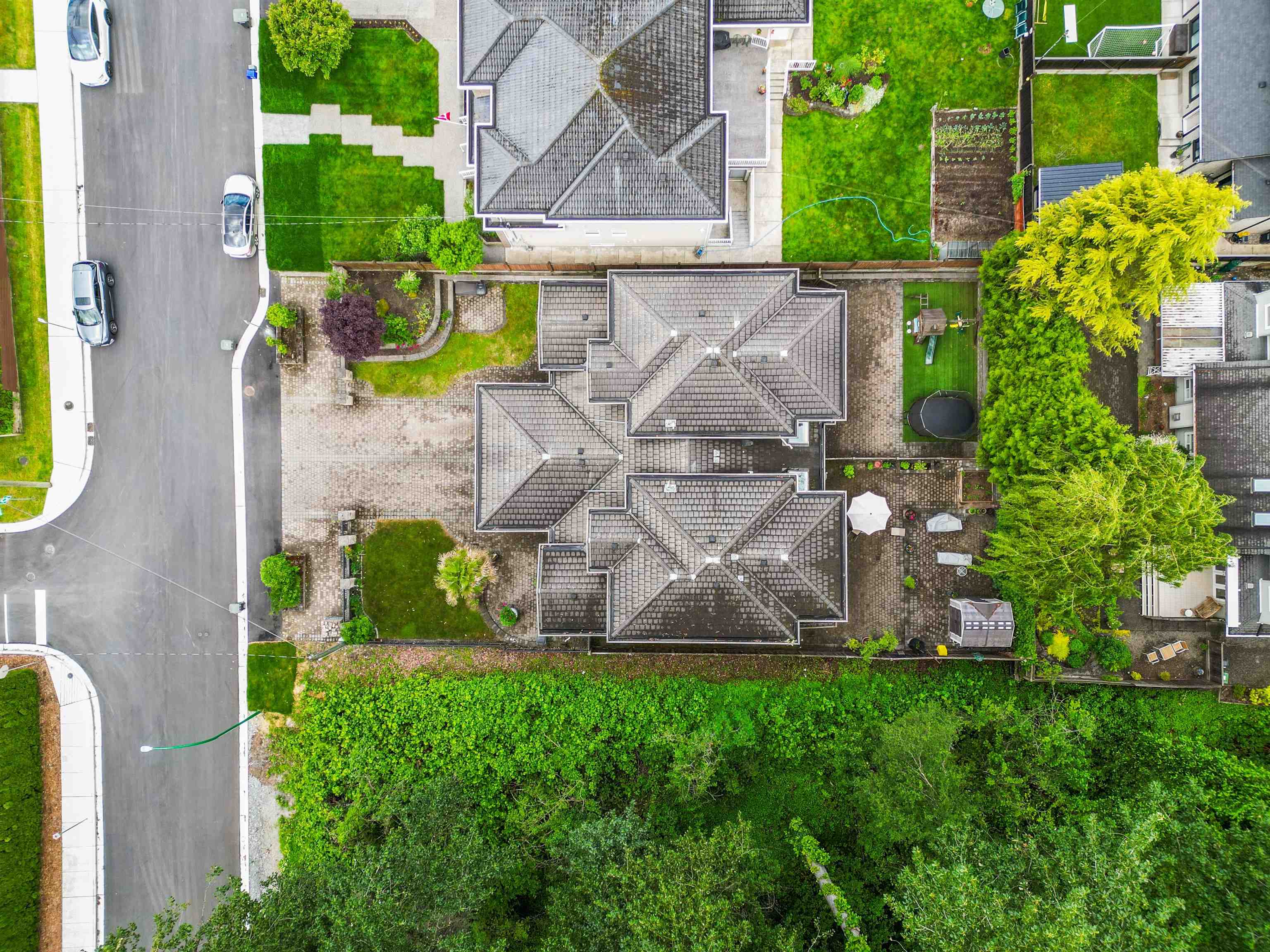 7251 KITCHENER STREET 33
