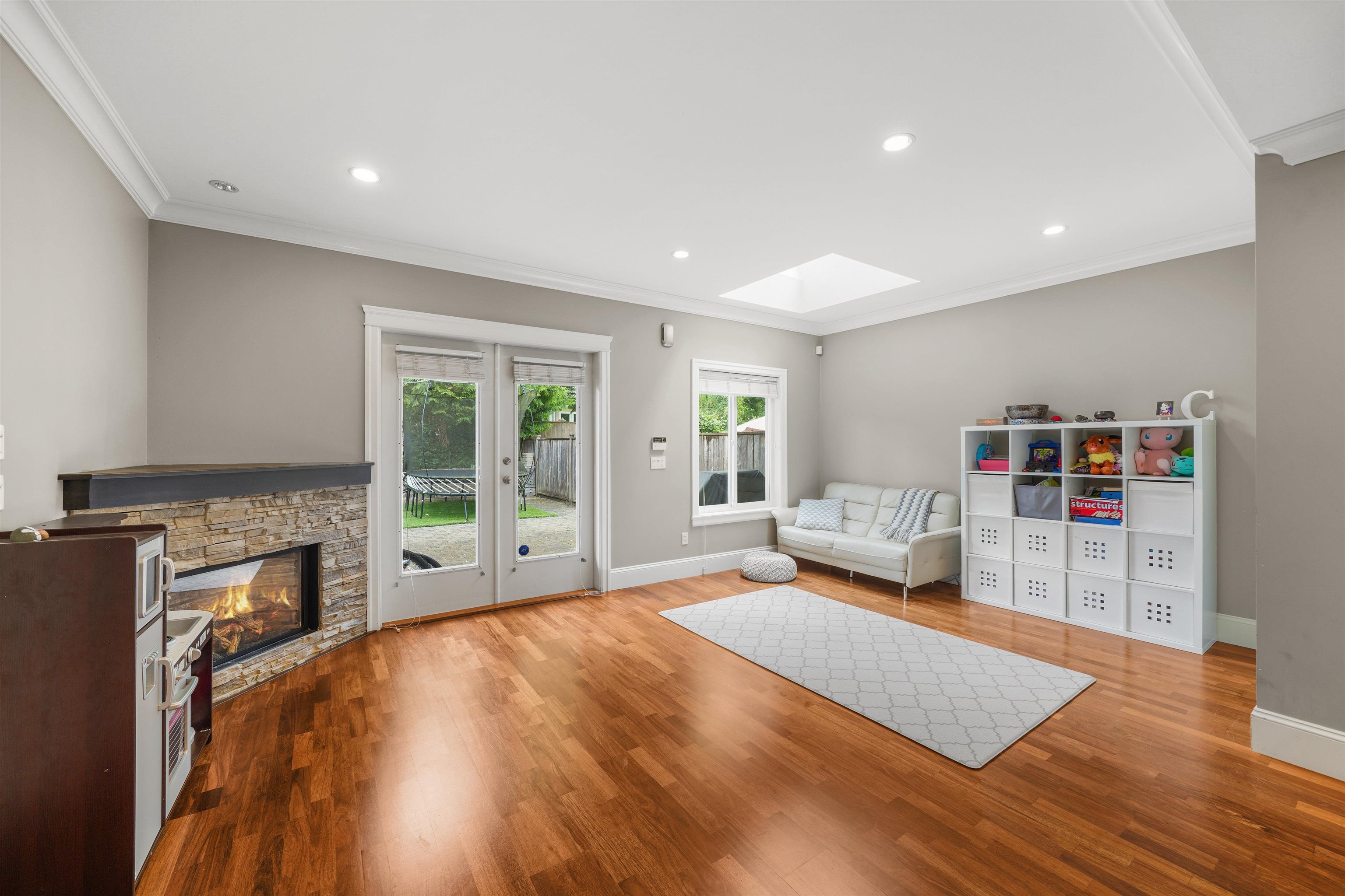 7251 KITCHENER STREET 9