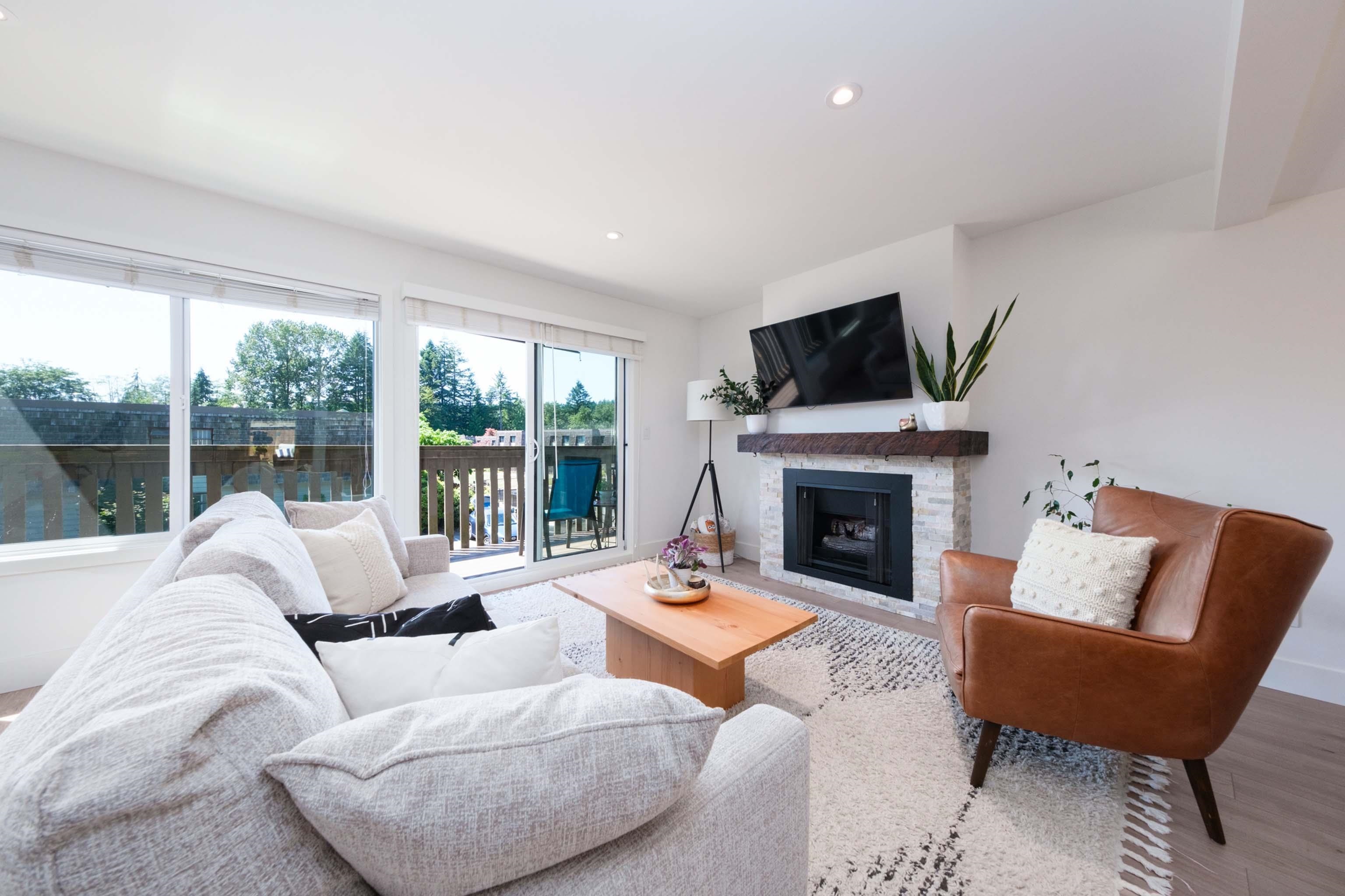 1033 OLD LILLOOET ROAD 17